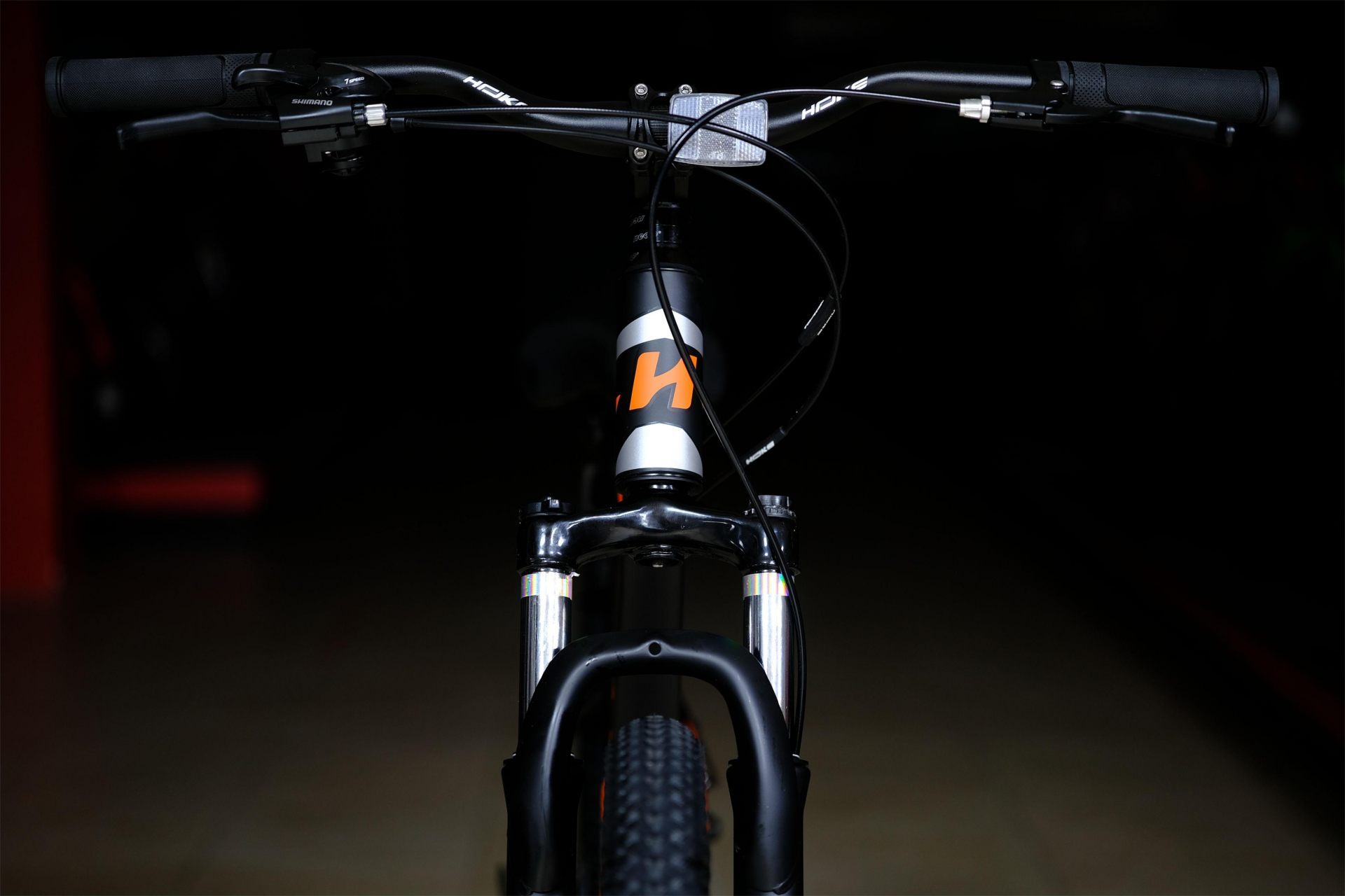 Вилка пружинно-эластомерная 80 mm с функцией регулировки и блокировки HOKE Shock 27,5 MD матовый чёрный-оранжевый 17